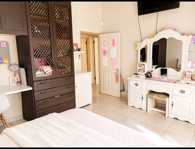 4 BEDROOM HOUSE FOR SALE IN BLUE SADDLE RANCHES